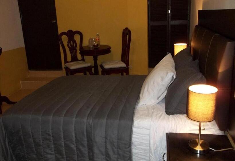 اتاق استاندارد, Maya Ah Kim Pech