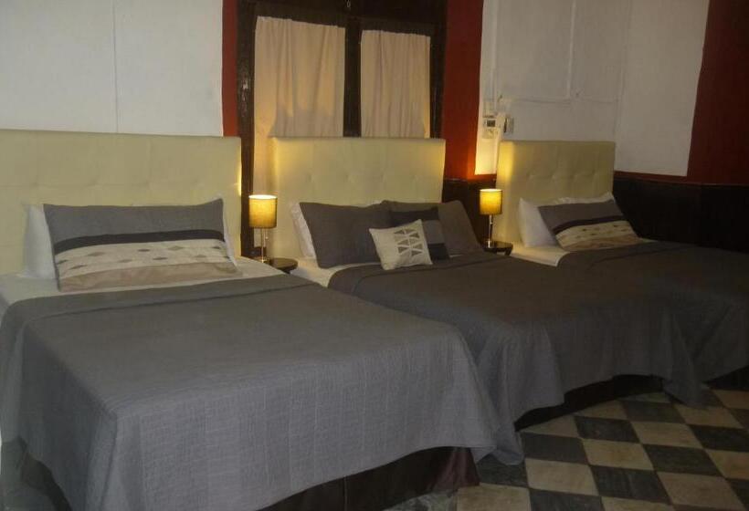 اتاق استاندارد سه نفره, Maya Ah Kim Pech