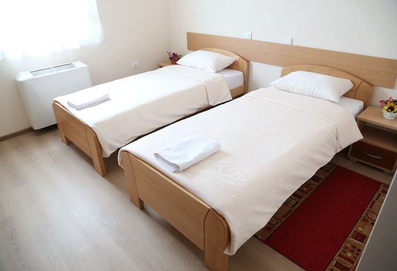 اتاق استاندارد, Novella Uno