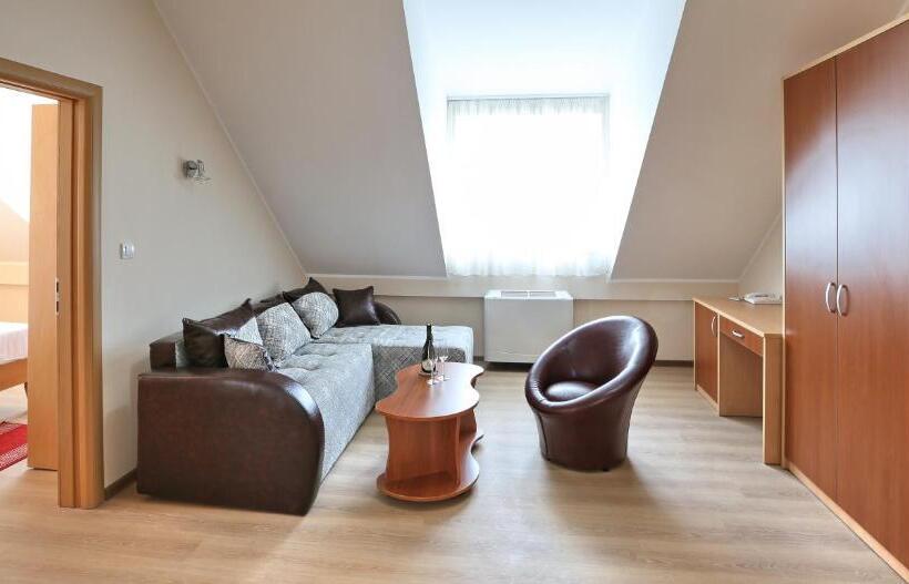 سوییت, Novella Uno