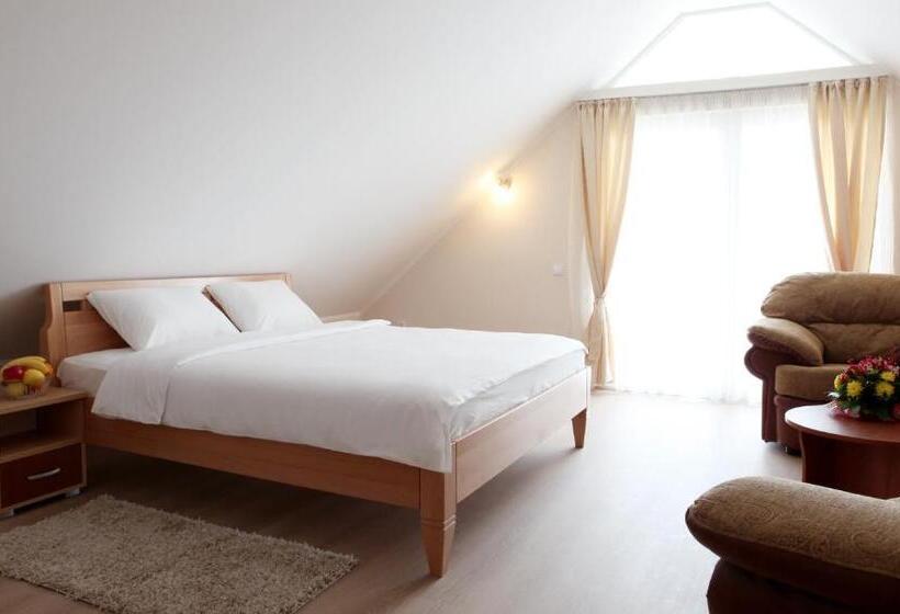 سوییت جونیور, Novella Uno