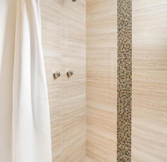 اتاق لوکس, Quinta Allende