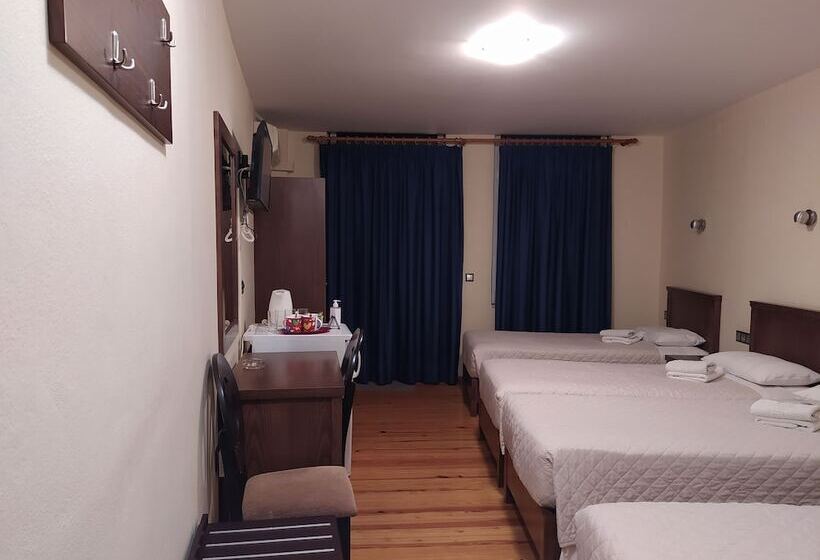 4인용 스탠다드 룸, Sea Front Old Town