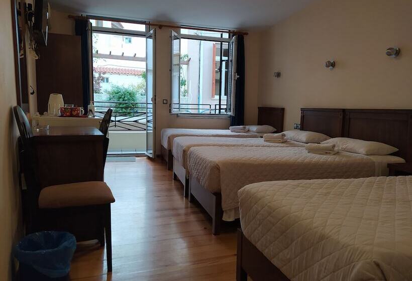 4인용 스탠다드 룸, Sea Front Old Town