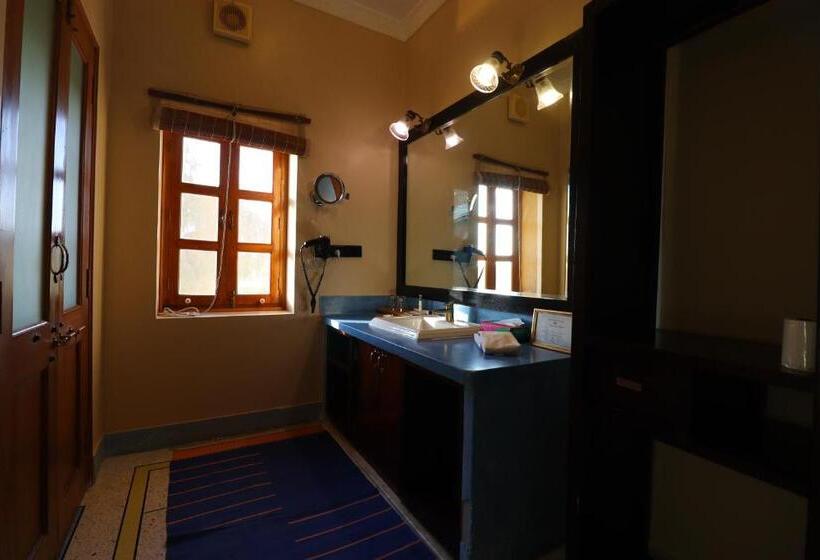 اتاق لوکس, The Gulaal