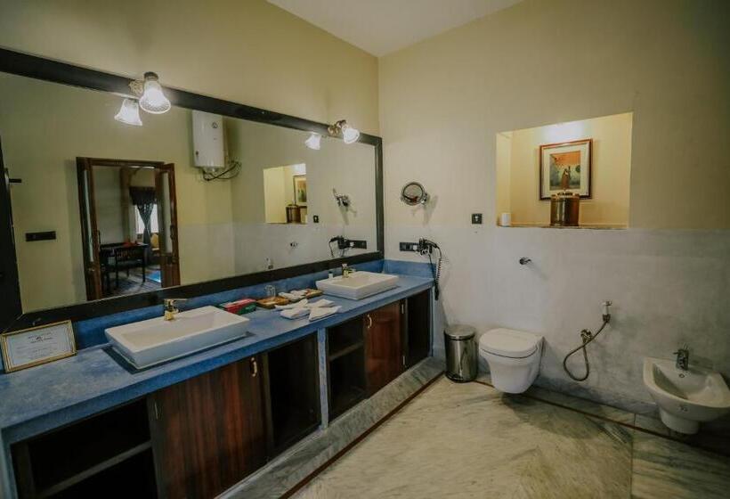 سوییت, The Gulaal