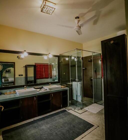 سوییت, The Gulaal