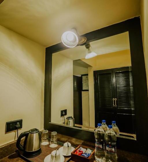 اتاق لوکس, The Gulaal