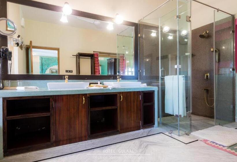 سوییت, The Gulaal