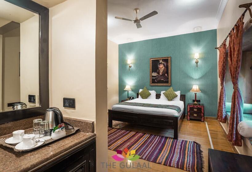 اتاق لوکس, The Gulaal