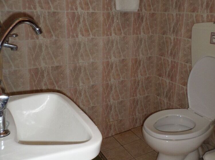 스탠다드 싱글 룸, Tina