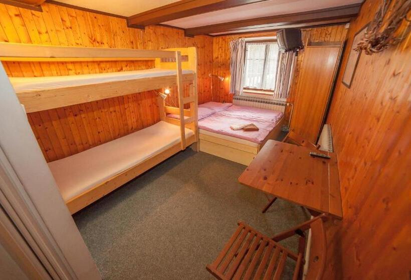 اتاق استاندارد سه نفره, Horská Chata Hubert