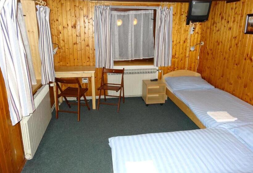 اتاق استاندارد سه نفره, Horská Chata Hubert