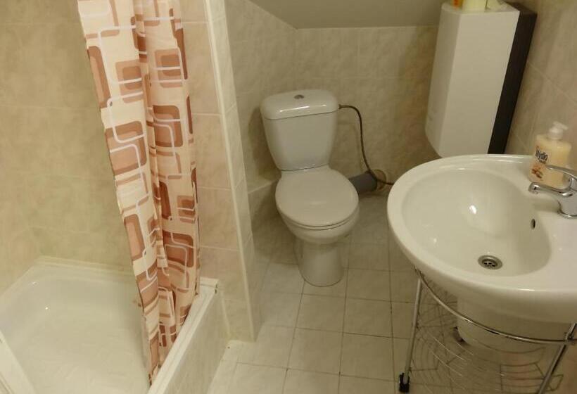 اتاق استاندارد چهار تخته, Horská Chata Hubert