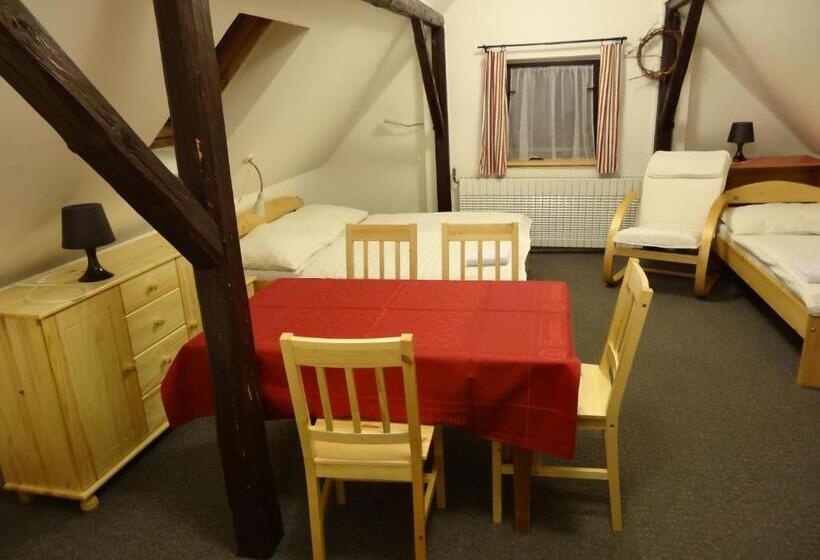 اتاق پنجتخته استاندارد, Horská Chata Hubert