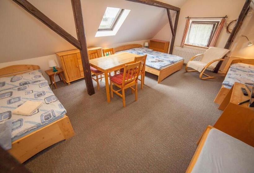 اتاق پنجتخته استاندارد, Horská Chata Hubert