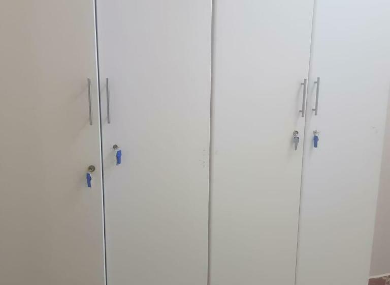 تختخواب در اتاق مشترک, Sweet Home Hostel