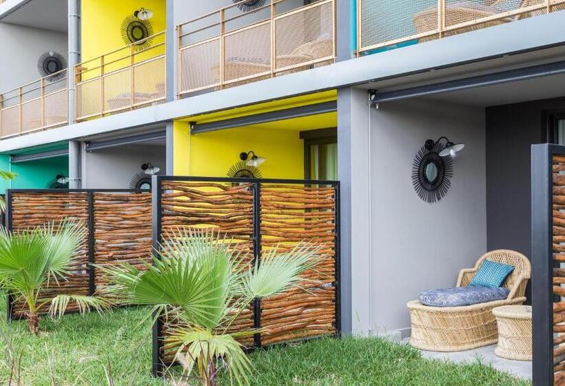 غرفة قياسية, Dina Morgabine Saint Gilles