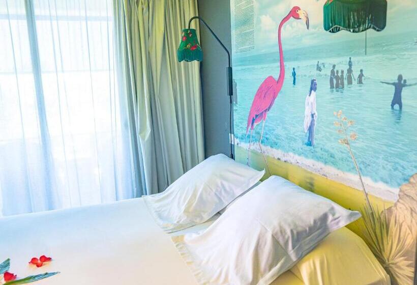 غرفة قياسية, Dina Morgabine Saint Gilles