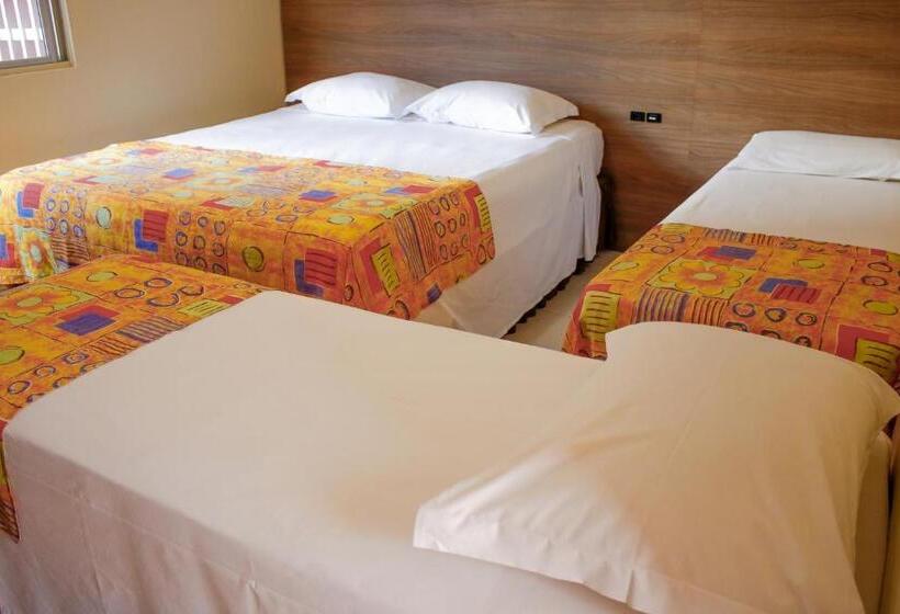 חדר סטנדרט לארבעה, Açoriano