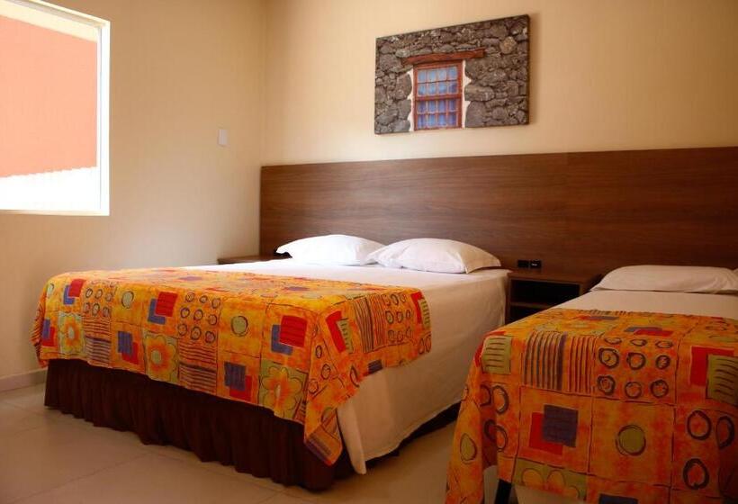 חדר סטנדרט לארבעה, Açoriano