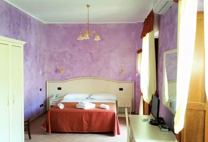 سوییت جونیور با چشم‌انداز استخر, Agriturismo La Rocca Dei Briganti