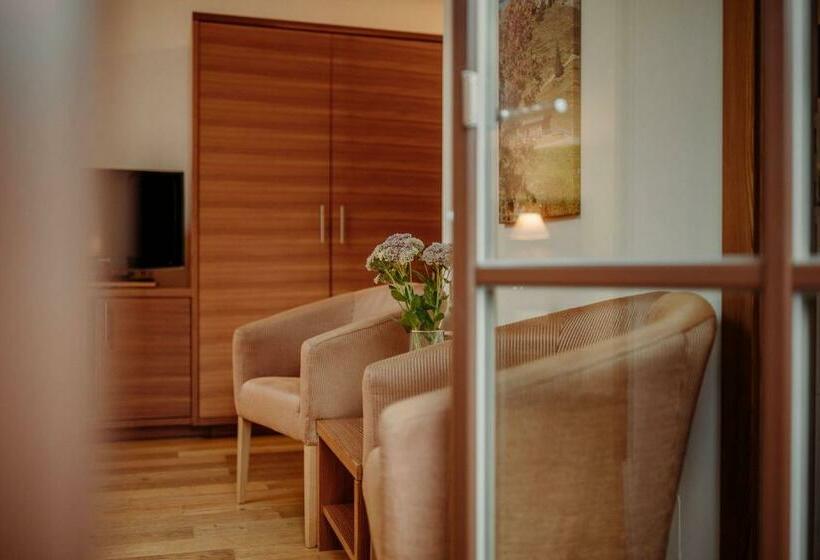 اتاق لوکس با بالکن, Alte Post