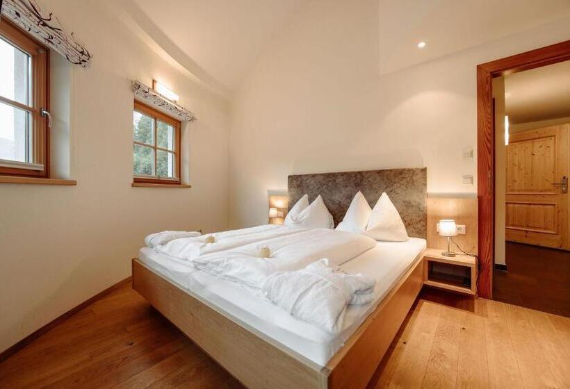 اتاق لوکس خانوادگی, Alte Post