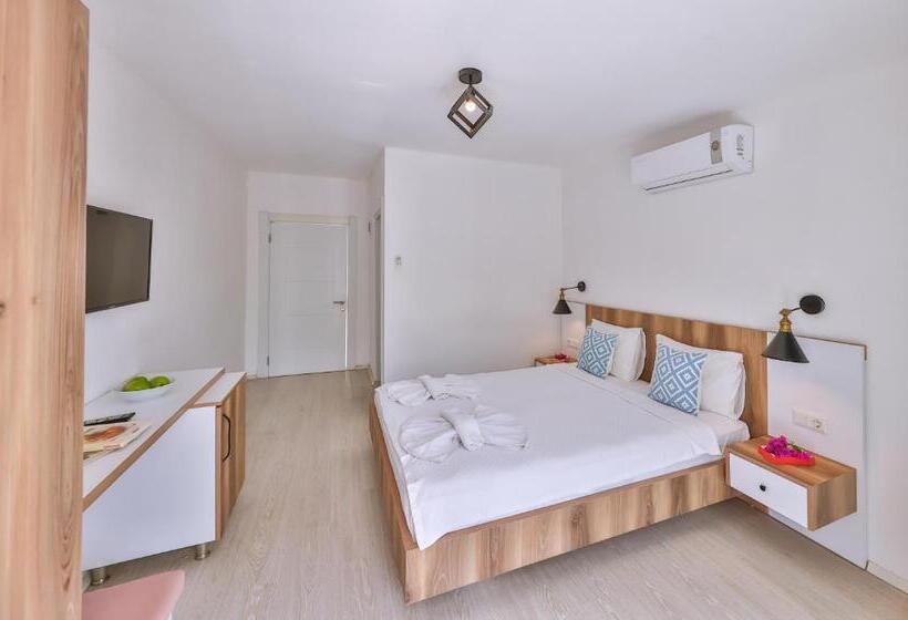 Camera Standard Vista Giardino, Arpia