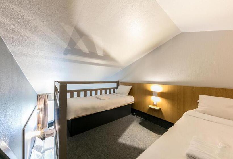 Четырехместный Номер Стандарт, B&b Hotel Toulouse Cité De L Espace Mouchotte