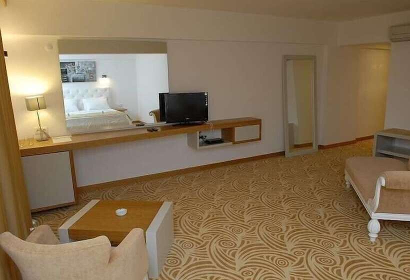 디럭스 4인 룸, Egge