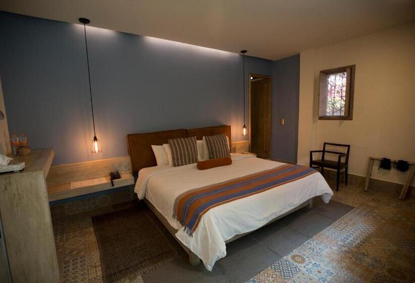 스탠다드 룸 킹사이즈 침대, Helverica