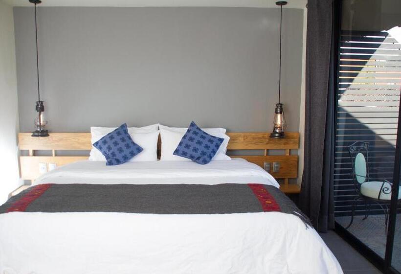 스탠다드 룸 킹사이즈 침대, Helverica