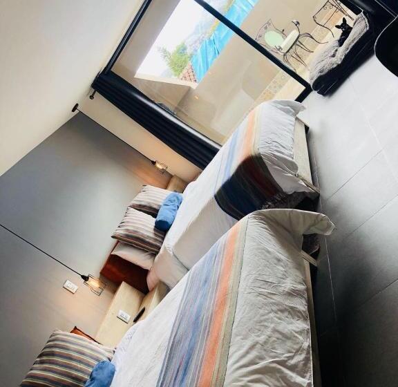 Номер Deluxe, Helverica