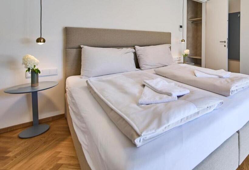 Люкс Вид на Сад, Hermitage Vital