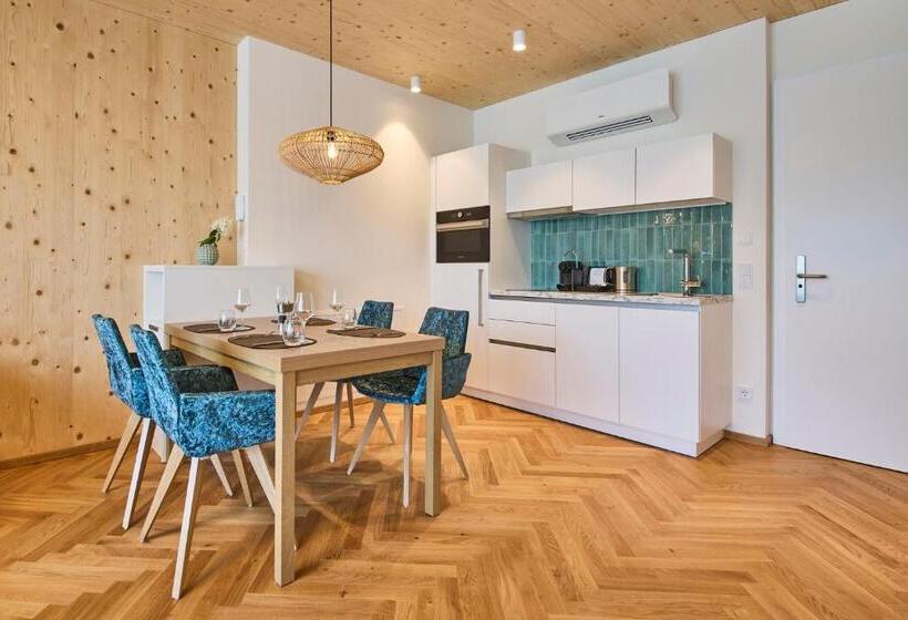 1 Bedroom Apartment Lake View, Hermitage Vital