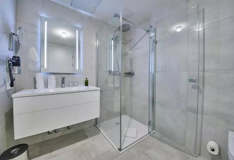 Suite with lake view, Hermitage Vital