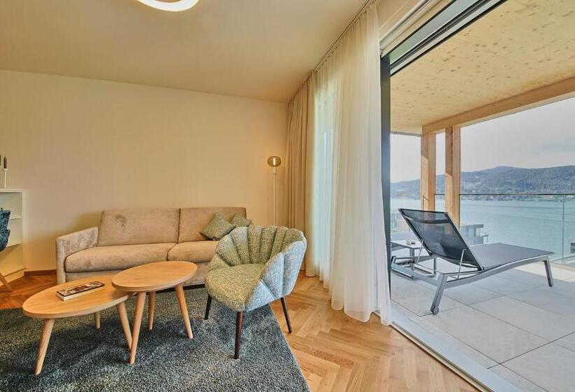Suite with lake view, Hermitage Vital