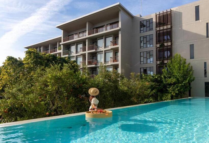 高级大房间, Proud Phuket, Naiyang Beach