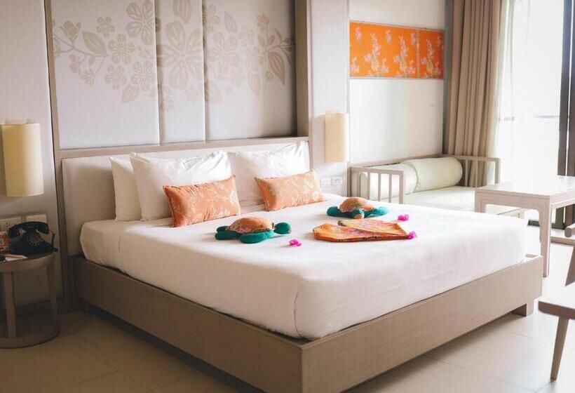 带泳池观景的豪华房, Proud Phuket, Naiyang Beach