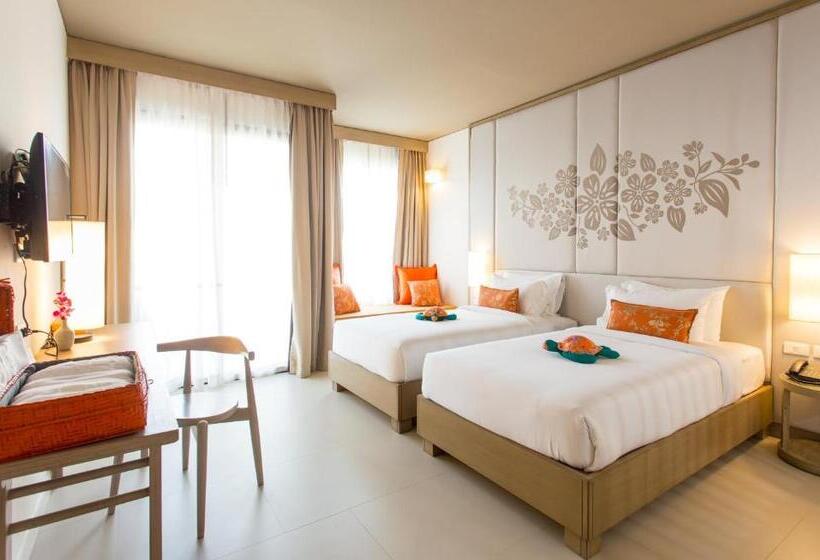 带泳池观景的豪华房, Proud Phuket, Naiyang Beach