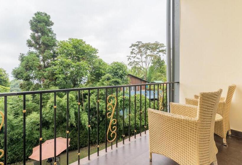 家庭山景房, Summit Barsana Resort & Spa