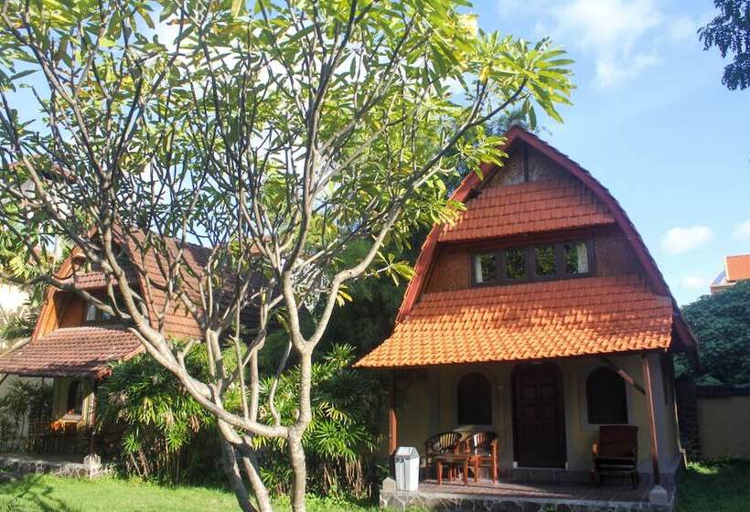 ファミリールーム, Suji Bungalow