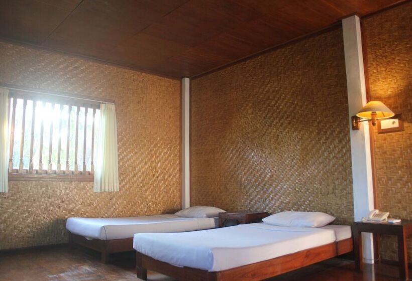 ファミリールーム, Suji Bungalow