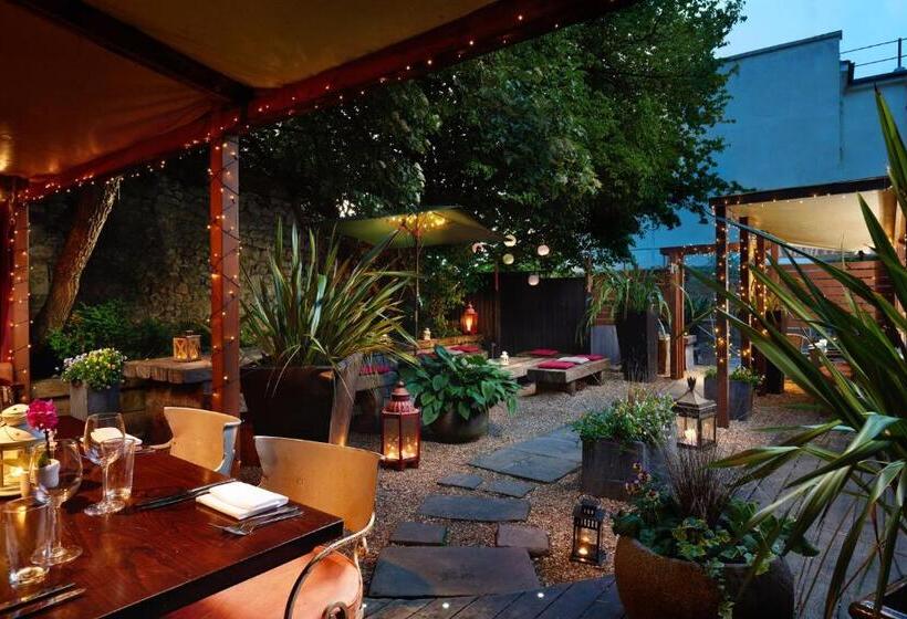 جناح ديلوكس, Berkeley Suites