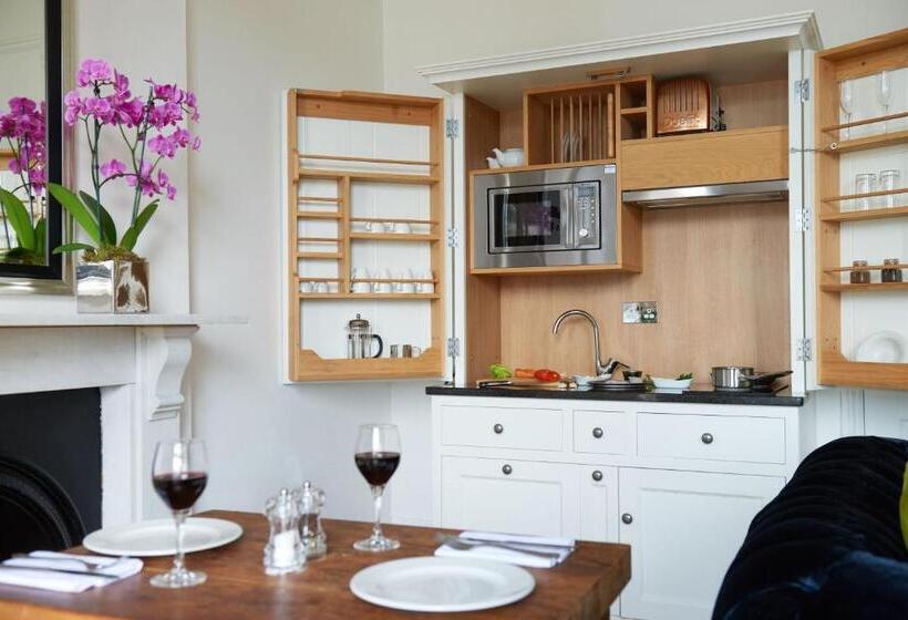 جناح ديلوكس, Berkeley Suites