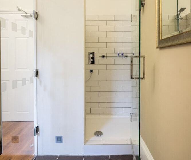 جناح ديلوكس, Berkeley Suites