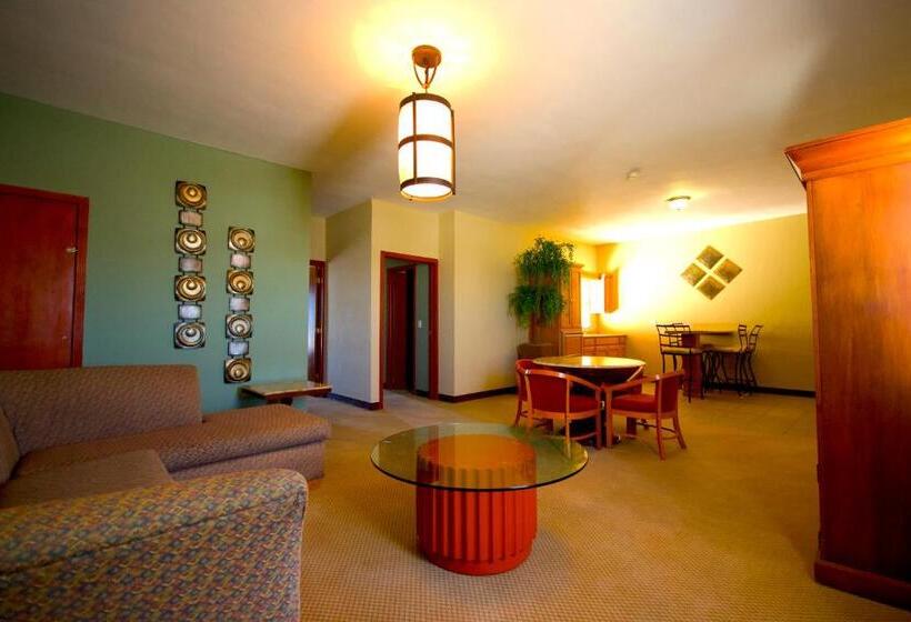 דירת שני חדרים, Consulado Inn