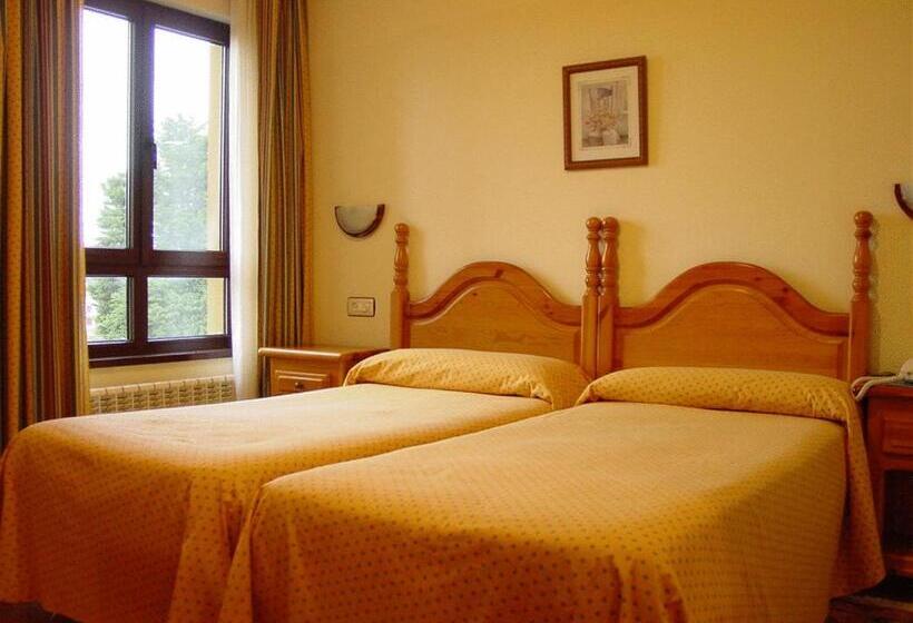 اتاق استاندارد سه نفره, Gavitu