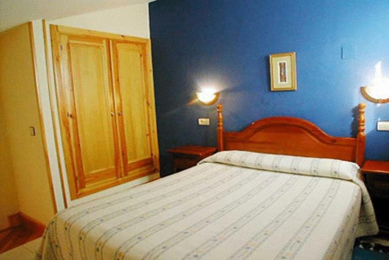 اتاق استاندارد چهار تخته, Gavitu